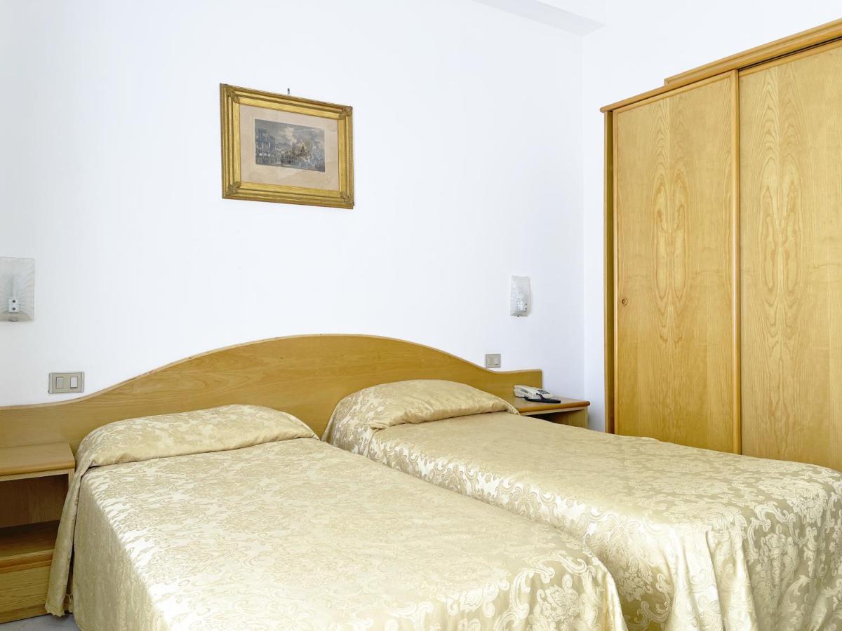 Hotel Reginella 산트아구타수이두에골피 외부 사진
