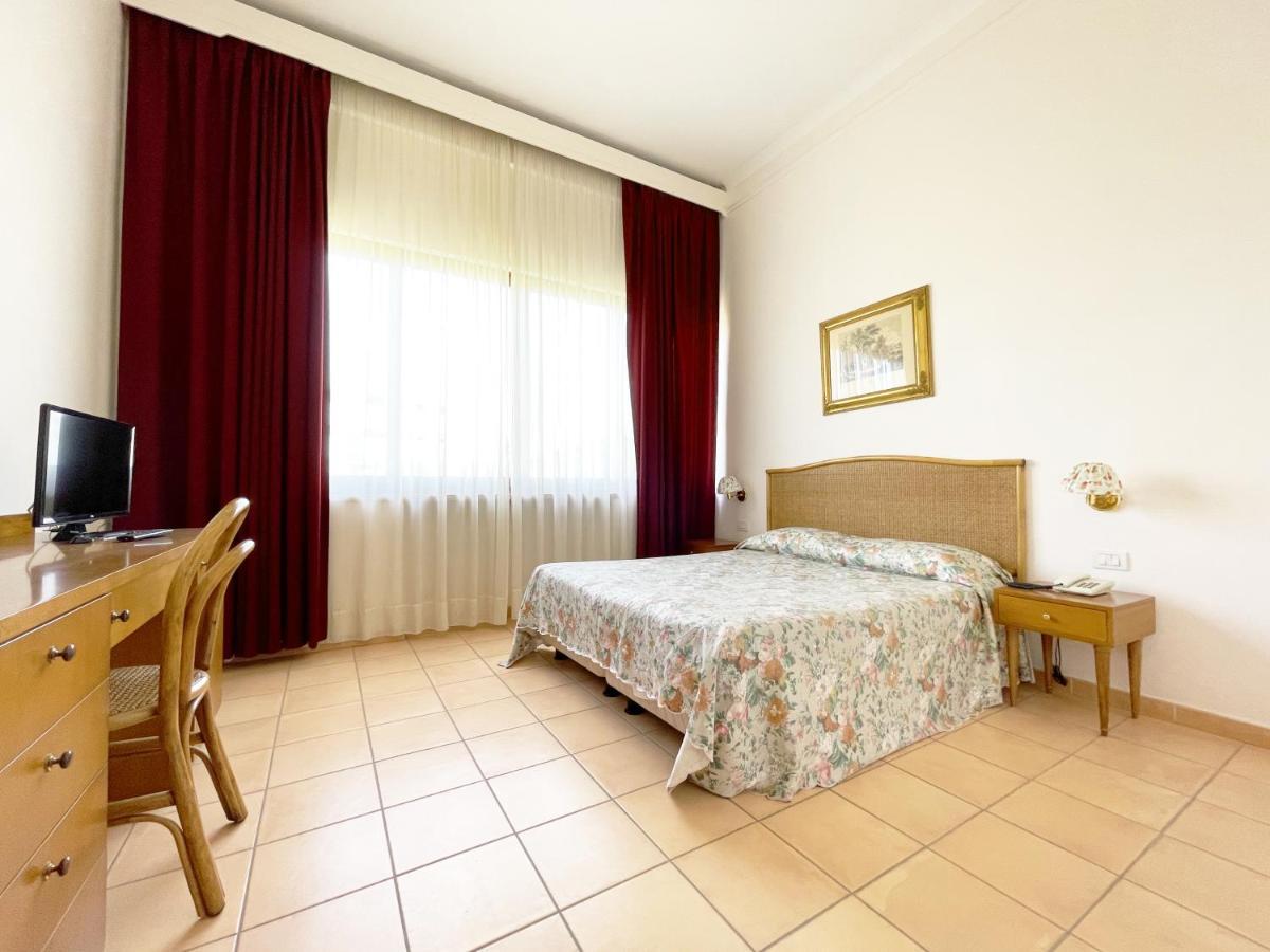 Hotel Reginella 산트아구타수이두에골피 외부 사진