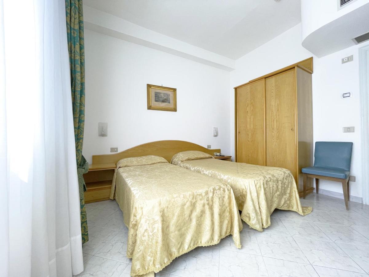 Hotel Reginella 산트아구타수이두에골피 외부 사진