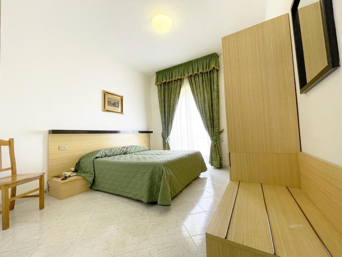 Hotel Reginella 산트아구타수이두에골피 외부 사진