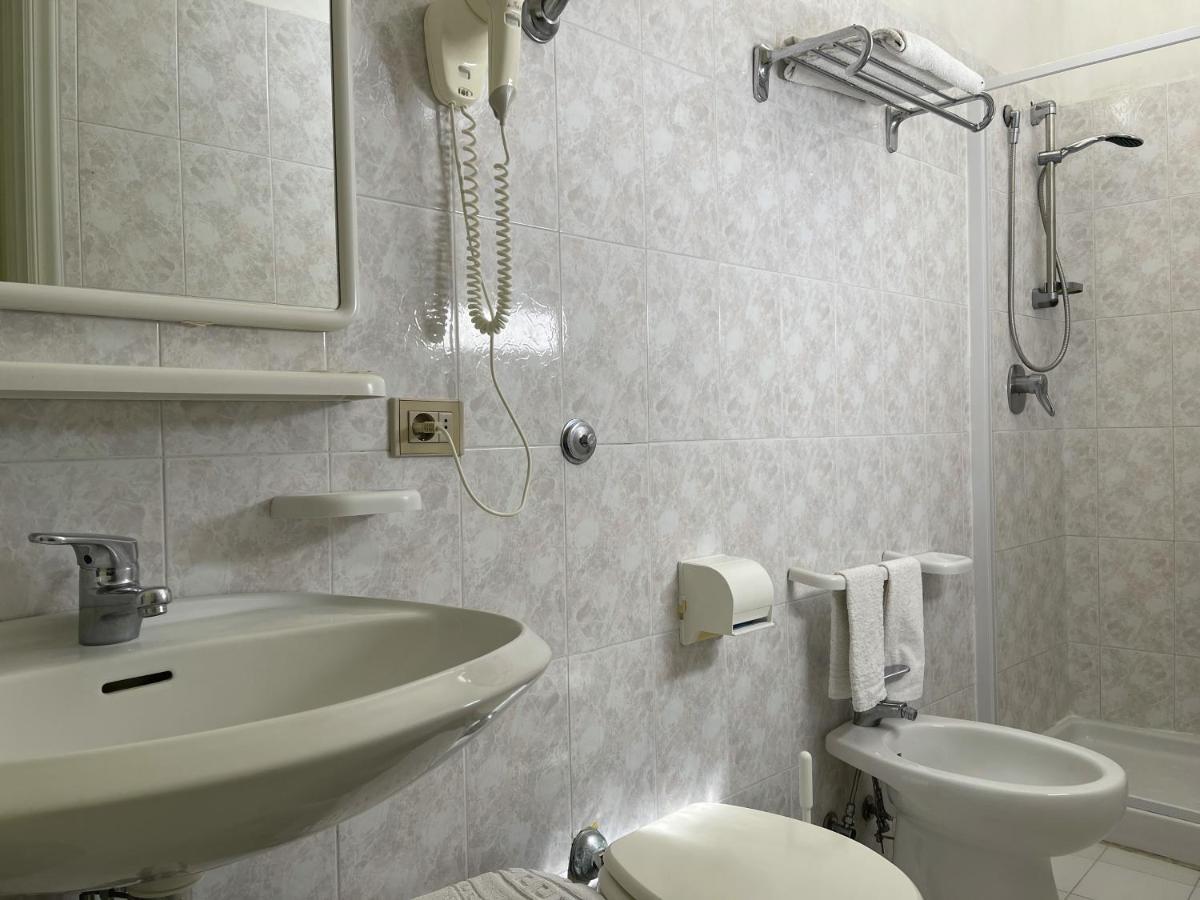 Hotel Reginella 산트아구타수이두에골피 외부 사진
