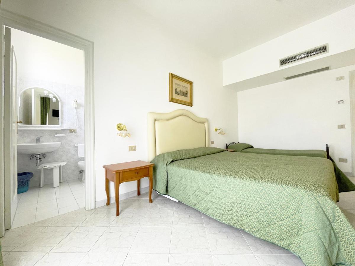 Hotel Reginella 산트아구타수이두에골피 외부 사진