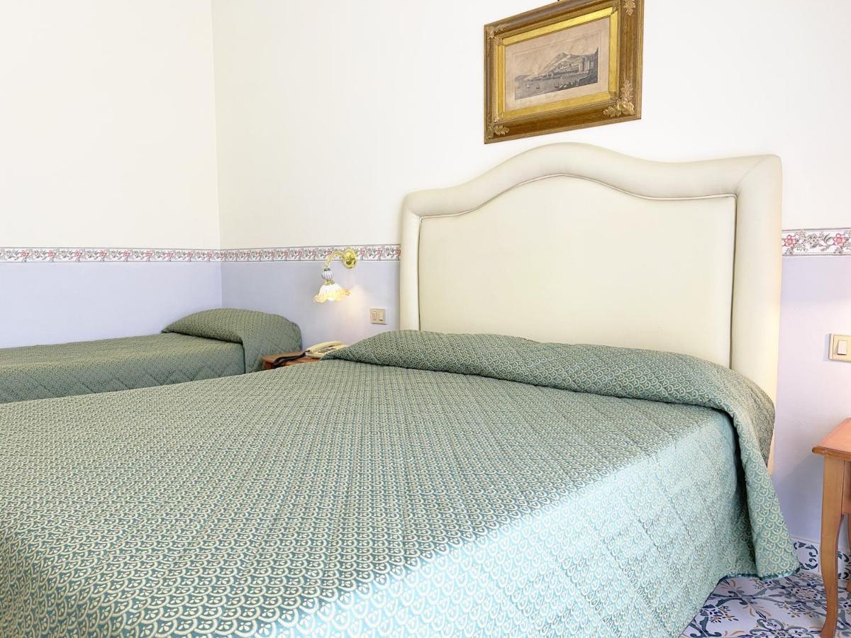 Hotel Reginella 산트아구타수이두에골피 외부 사진