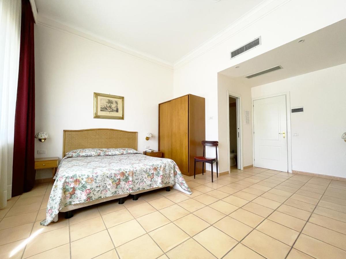 Hotel Reginella 산트아구타수이두에골피 외부 사진