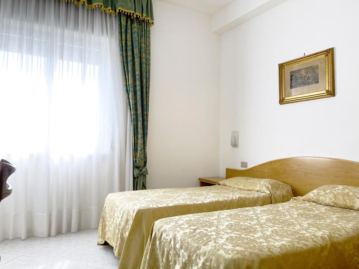 Hotel Reginella 산트아구타수이두에골피 외부 사진
